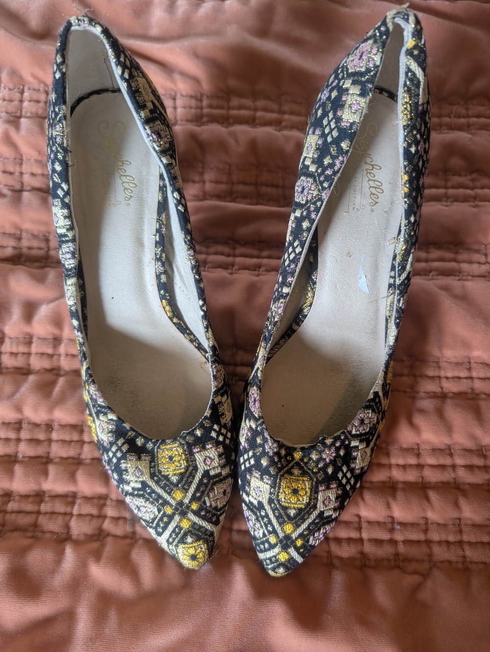 Anthropologie Seychelles Brocade Tapestry Heels 9